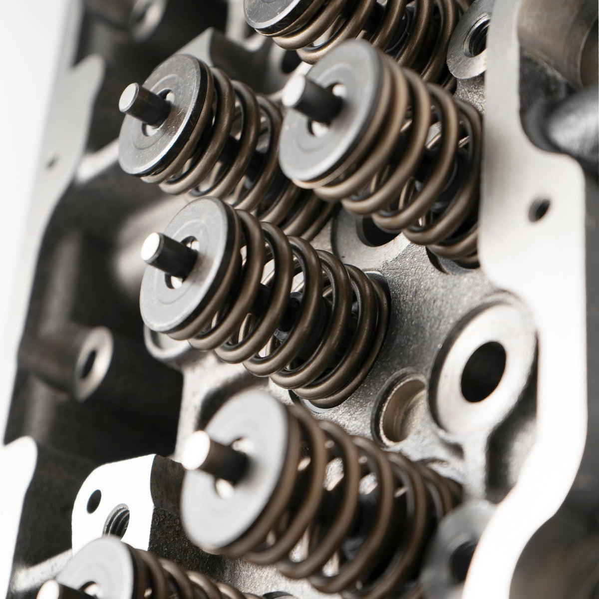 Pacific Engineering PPE Power Cylinder Head (One) Cast Iron - GM 6.6L Duramax 2001-2004 LB7 Ported 110100111 | 110100111